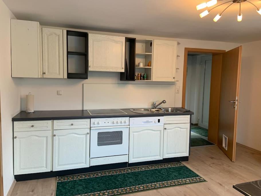 Schoene Moderne & Rustikale Einliegerwohnung Mit Kueche ชรัมแบร์ก ภายนอก รูปภาพ