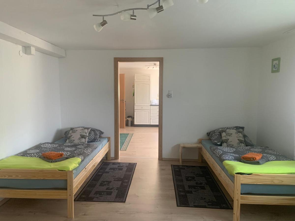 Schoene Moderne & Rustikale Einliegerwohnung Mit Kueche ชรัมแบร์ก ภายนอก รูปภาพ