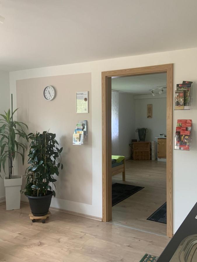 Schoene Moderne & Rustikale Einliegerwohnung Mit Kueche ชรัมแบร์ก ภายนอก รูปภาพ