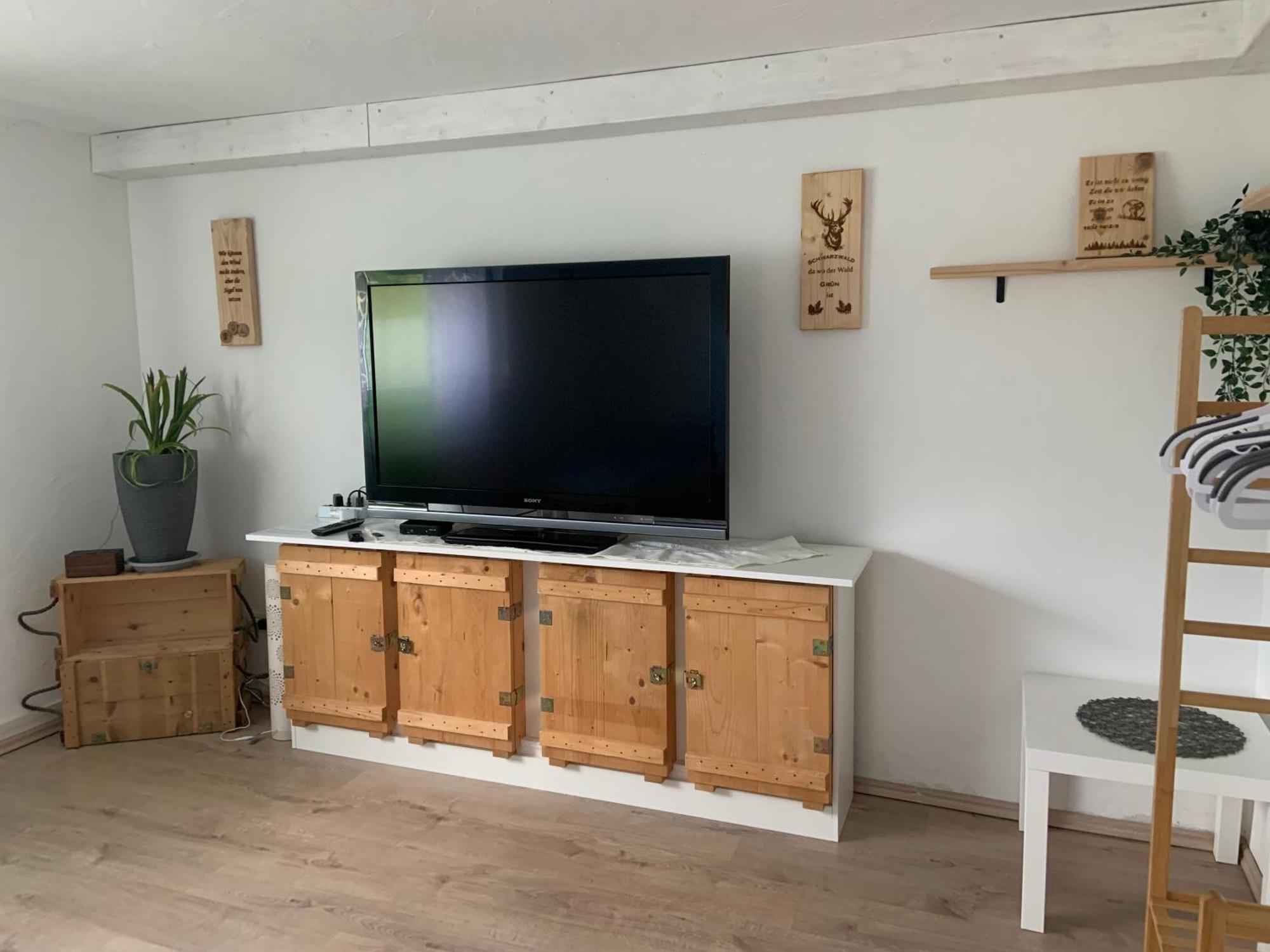 Schoene Moderne & Rustikale Einliegerwohnung Mit Kueche ชรัมแบร์ก ภายนอก รูปภาพ